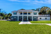 Beautiful Estate on Millers Bayou with Free WiFi Game Room Firepit and Hammock