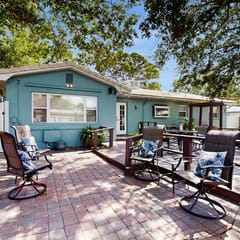 St. Pete Escape with Hot Tub & Near the Beach