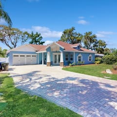 Single Story Home w Private Pool Fenced BackYard Gas Grill Fireplace and AC