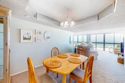 Peaceful Sand Key condo near beaches with hot tub pool and stunning views
