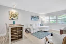 Renovated duplex near Honeymoon Caladesi Island with patio AC and WD