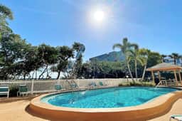 Snowbird friendly oceanfront gem with WiFi AC access to pool hot tub and dock