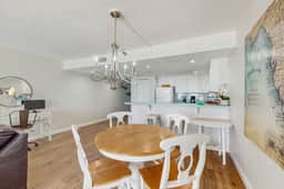 Beachfront Condo in Tampa | Balcony & Heated Pool