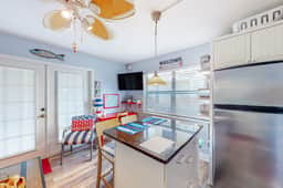 First floor condo with courtyard style pool grills and easy beach access