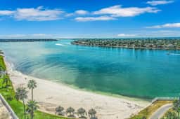 Water views family and snowbird friendly close to beaches WD AC Wifi