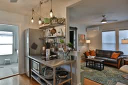 Dog Friendly Second Floor Retreat with WiFi Private Patio and Great Location