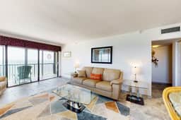 Oceanfront condo w stunning views fully equipped kitchen shared hot tub pool