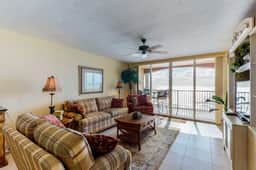 Luxurious waterfront penthouse with stunning Gulf views hot tub and two pools