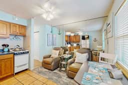Charming Gulf front condo with views of Belleair Beach with central AC