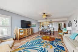 Corner condo with endless Gulf views full kitchen and balcony dogs welcome