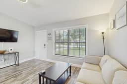 Dog friendly getaway with enclosed yard central AC and WD snowbirds OK