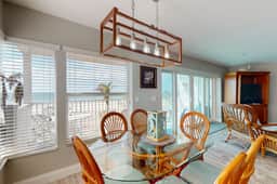 Oceanfront Gem w Pool Hot Tub and Stunning Views Covered Parking