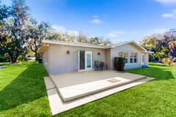 Riverfront home near downtown Tampa with panoramic river views streaming WD