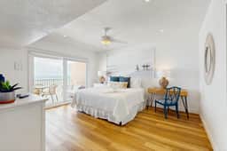 Dreamy condo with panoramic Gulf vIews and beachfront heated pool and spa