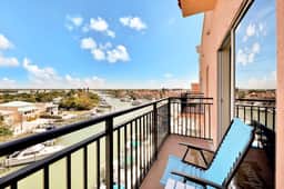 Bay front condo shared pool and hot tub right next to the beach
