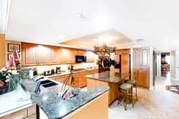 Beachfront condo w Gulf views balcony washer dryer central AC shared pools