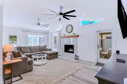 Large heated pool home with backyard oasis, AC and Wifi