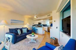 Inviting gem on St Pete Beach with AC and washer dryer snowbird friendly