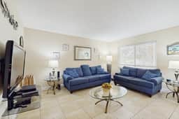Beachside St Pete Condo w Heated Pool Near Landmark Restaurants