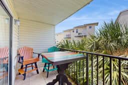 Snowbird Friendly Townhouse with WiFi and Central AC