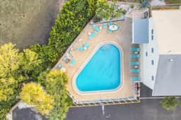 Snowbird Friendly Townhouse with WiFi and Central AC