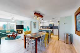 Custom beachfront condo w private balcony views heated pool hot tub AC