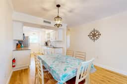 Flip Flops and Fun Furnished Balcony Bay View Pool Across from Beach