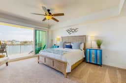 Waterfront Condo w WiFi Washer Dryer and Central AC Snowbird Friendly