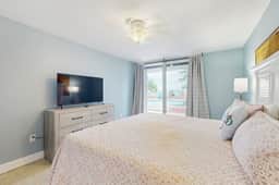 1st floor beachfront condo with outdoor pool with views AC and WD