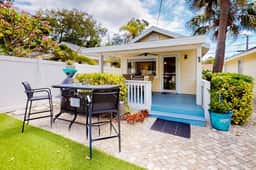 Charming single level cottage with a kitchen enclosed yard and WiFi