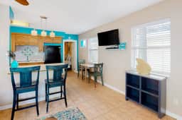 Charming single level cottage with a kitchen enclosed yard and WiFi