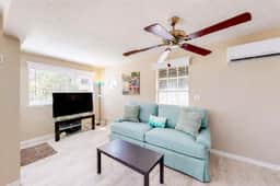Adorable cottage near the beach with WiFi full kitchen and shared yard