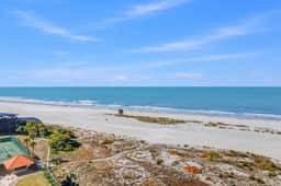 Waterfront Resort Gulf View | Pool & Beach Access