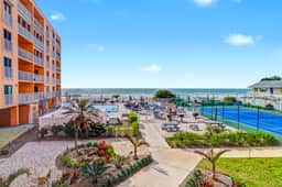 Snowbird friendly beachfront condo with pool tennis and AC dog friendly