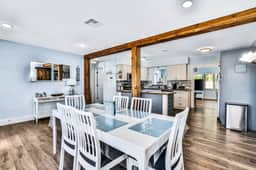 Dog friendly Oasis with Private Pool WiFi and Washer Dryer 5 Min to Beach