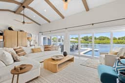 Modern indulgence with media room expansive waterway views AC WD and Wifi