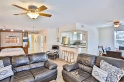 Quiet Waves 20 Condo with Pool Steps to Dining Shopping and St Pete Beach