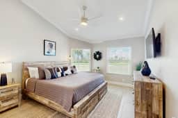 Golf view retreat with heated pool and hot tub central AC and private WD