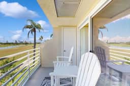Golf view retreat with heated pool and hot tub central AC and private WD