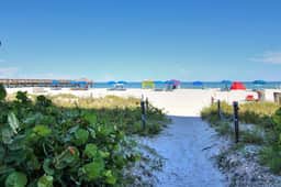 Corner beach condo with Gulf views beachside Pool and Hot tub - Image 4