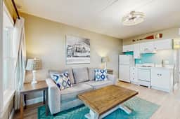 Gulf front condo ground floor beach access full kitchen and central AC - Image 4