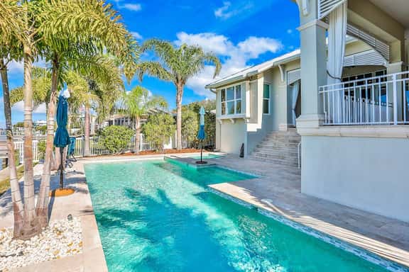 Exquisite Clearwater Retreat w Heated Pool Game Room Outdoor kitchen and Kayaks - Image 1