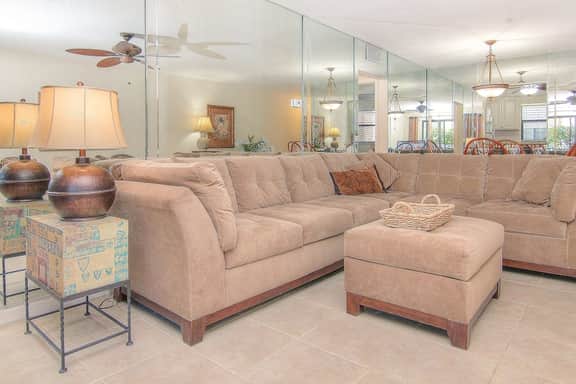 Elegant 1st floor condo w private patio AC on site outdoor pool and gas grills