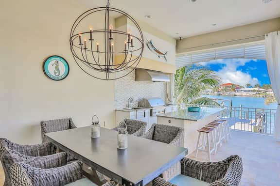Exquisite Clearwater Retreat w Heated Pool Game Room Outdoor kitchen and Kayaks