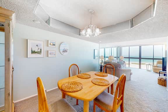 Peaceful Sand Key condo near beaches with hot tub pool and stunning views