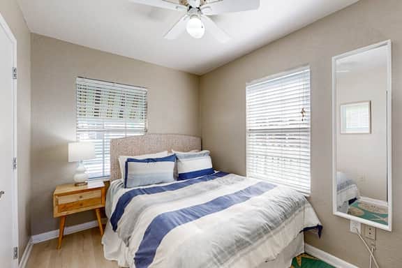 Gulf front beach cottage with full kitchen and central AC