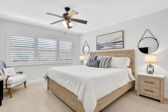 Renovated duplex near Honeymoon Caladesi Island with patio AC and WD