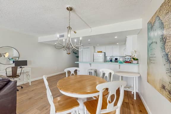 Beachfront Condo in Tampa | Balcony & Heated Pool