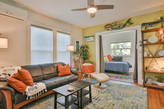 Dog Friendly Second Floor Retreat with WiFi Private Patio and Great Location