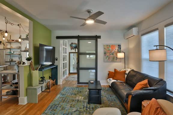 Dog Friendly Second Floor Retreat with WiFi Private Patio and Great Location